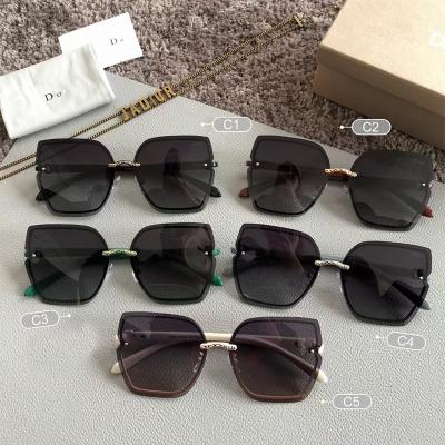 China Fashion New Trend Comfort 2021 Beautiful Fashion Designer Sunglasses Good Quality Vintage Polarized Sunglasses for sale