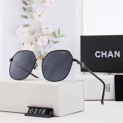 China Wholesale Supply High Quality 2021 Famous Luxury Brand Comfort Manufacturer Designer Sunglasses Good Quality Famous Fashion Beautiful for sale