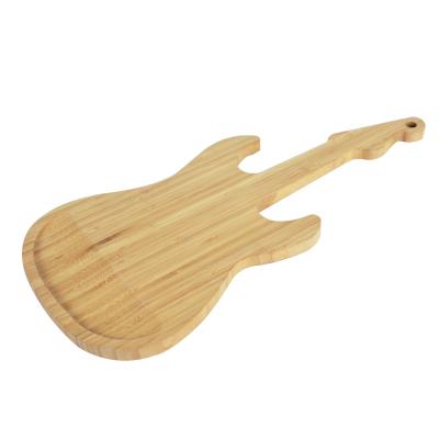 China New Design Guitar Shape Cutting Board Kitchen Cutting Plate Disposable Charcuterie Vegetable Board Wholesale/Custom Bamboo Meat Cheese for sale