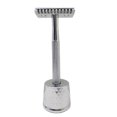 China Wholesale Men's Factory New Arrival Triple Blade Set Chrome Metal Handle Shaving Safety Shaving Razor With Metal Stand for sale