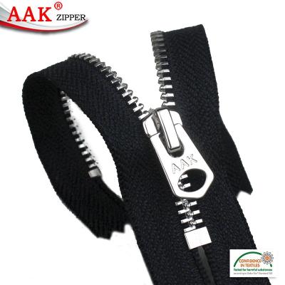 China Durable 5# metal zipper with shiny silver teeth for sale