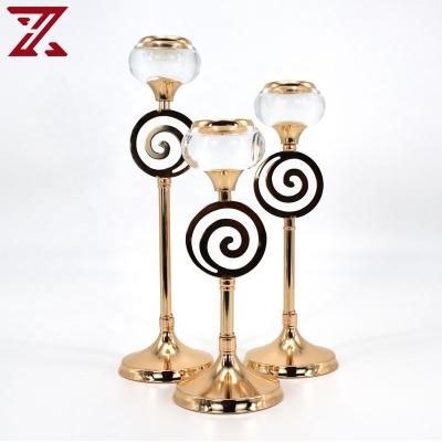 China Wholesale Europe cheap price arm candle holder gold metal personality wedding acrylic candle holder for party dinner tables decor for sale