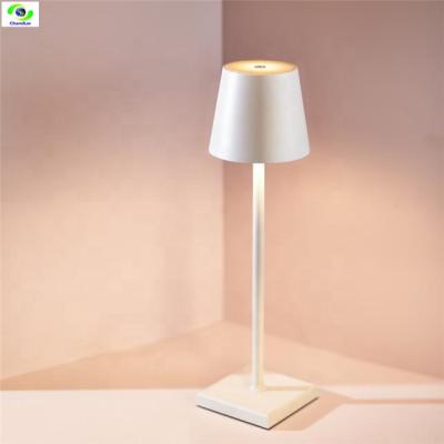 China Usb SUPPLIER LED Restaurant Hotel Desk Charing Lights Touch Dimming Rechargeable Table Lamps for sale