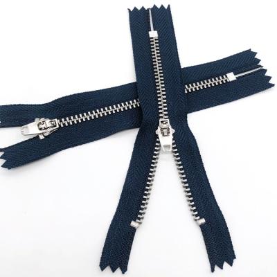 China Viable Hot Sale YG Metal Slider Customized Zippers Jeans With Zipper Workout Jacket Pull 5# Metal Zipper Sliders for sale