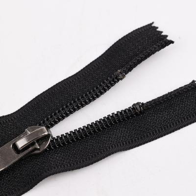 China 2022 Factory Wholesale Hot Sale Viable Good Quality Customized Customized Shoes Zipper For Sports Shoes Boots Zipper 3# 5# 7# Finished Roll Zipper for sale