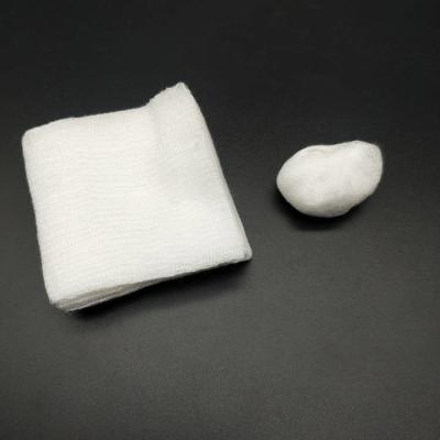 China Medical Consumables Sterile Medical Surgical Disinfection Gauze Balls for sale