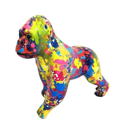 China Europe Polyresin Decal King Kong Statue Garden Ornaments Resin Graffiti Gorilla Sculpture Indoor Home Decor for sale