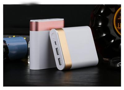 China Puertos de USB de alta velocidad del cargador 10400mAh del banco portátil del poder 2 con la batería del externo de la linterna en venta