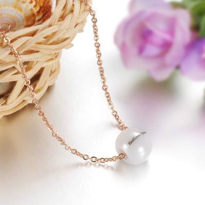 China Fashionable High End Charm 18k Gold Chain With White Ceramic Harmless Mother And Child Pendant for sale