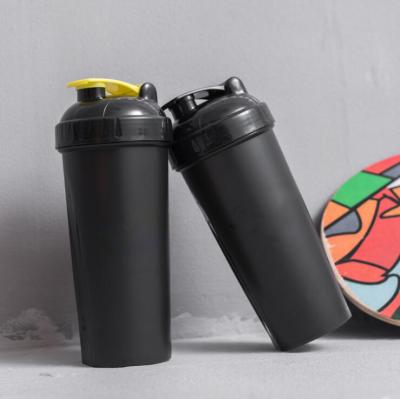 China Wholesale 600ml Sustainable Colorful Eco Friendly Custom Logo Plastic Gym Protein Shaker Bottle for sale