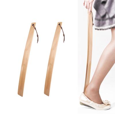 China Durable Wooden Shoehorn Shoe Carrier For Older Extended Grip Shoehorn Shoe Lifter For Pregnant Women for sale