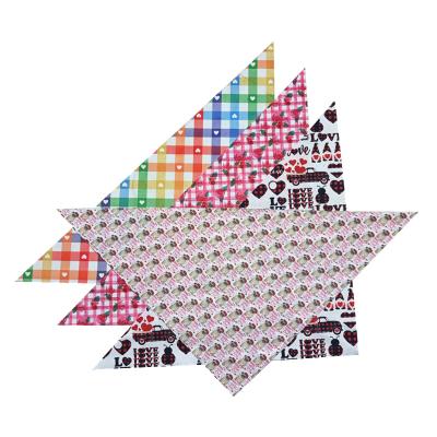 China Pet Stocked Supplies Triangle Scarf Valentine's Day Heart Pattern Printed Dog Bandanas for sale