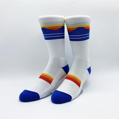 China Custom Made Mens Combed Cotton Crew Length Foot White Terry Sports Socks Breathable for sale