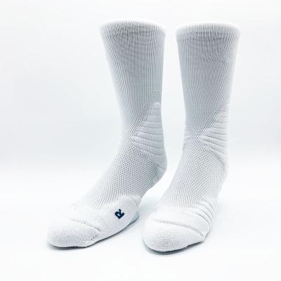 China Unisex Breathable High Quality Low Price Custom Design White Crew Length Basketball Sports Socks With Irregular Cushion for sale