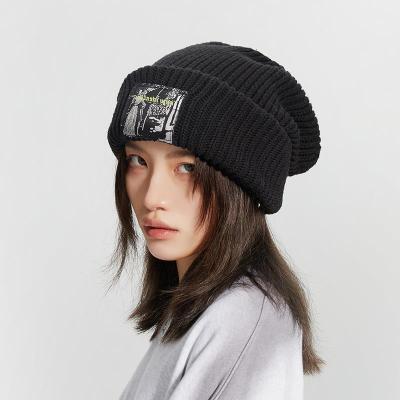 China COMMON Fashion Beanie Hats New Brand Plain Hand Knitted High Quality Wholesale Beanie With Custom Logo Tags for sale