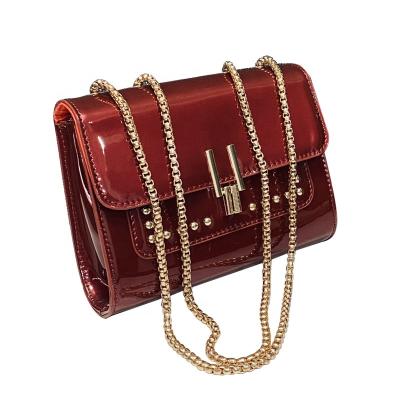 China Fashoion 2021 Fashion Messenger Bag Chain Female Rivets Handbag Chain Shoulder Bag For Women for sale