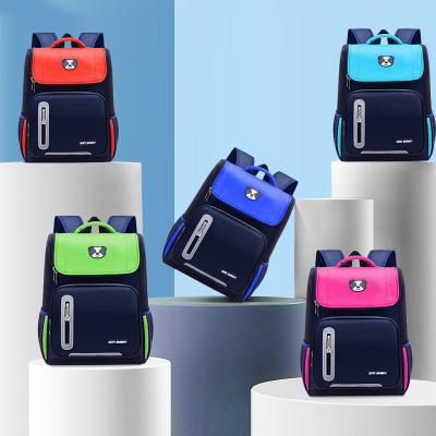 China 2021 New Grade One Schoolbag Girls Waterproof Primary School Boys In Children Discount SpinekidsBackpack Ultralight Schoolbag for sale