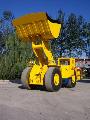 China Diesel LHD Machine In Underground Mine Equipped Hand Operated Valve Controls Steering for sale