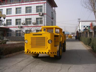 China caminhão do carregador-transportador da máquina do disjuntor da rocha do ³ de 2.5m 36 L/MIN para condições de trabalho pobres à venda