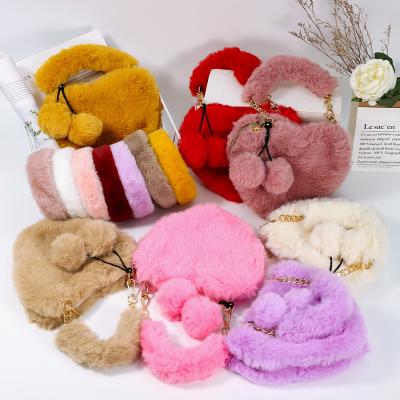 China Designer Warm Fluffy Plush Women's Handbags Fur Bag Sets Autumn PORTABLE Heart Shaped Purses and Christmas Winter Handbags Clutch for sale