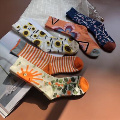 China 2022 Hot Selling Spring Colorful New Design High Quality QUICK DRY Cotton Socks Custom Design Logo Cotton Women Crew Socks for sale