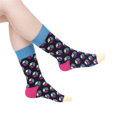 China Fashion Women Breathable Cute Grid Design Outdoor Custom Socks for sale