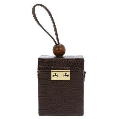 China Fashion Women Fashion Leather Bag Brown Croc Wooden Ball Leather Clutch Bag for sale