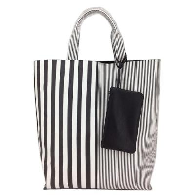 China 2021 fashion trendy bags for women monochrome stripe print above waist customer for sale