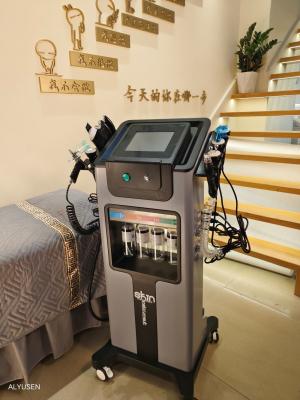 China 8 em 1 Hydro Dermabrasion Jato de Água Água Oxigênio Cuidados Faciais Microdermabrasion Machine à venda