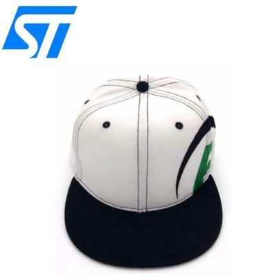 China COMMON Stitch Stylish White Baseball Contrast Embroidery Fashion Acrylic Snapback Hat for sale