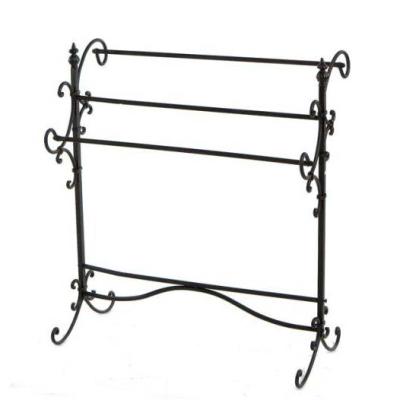 China Cloth Hanger Rattan Towel Rack Expandable Comforter Ladder Metal Hanging Clothes Display Rack for sale