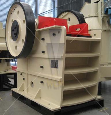 China Mining Hydraulic Jaw Crusher Capacity 105 -182 t/h with Strong main frame for sale