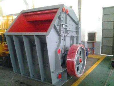 China Máquina hidráulica de Cusher do impacto da mineração do martelo do tamanho grande da alimentação com poder 185-220kw à venda