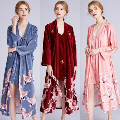 China Custom Made Floral Print Womens Satin Pajamas Sleepwear Bride Long Robe Set QUICK DRY Women Soft Satin Pajamas Long Robes for sale