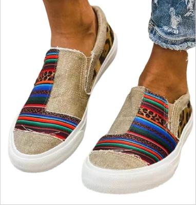 China Fashion Trend Women's Casual Round Neckline Toe Leopard Serape Canvas Shoes for sale