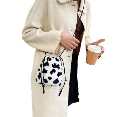 China 2022 Hot-selling Amazon fashionable retractable durable plush free anti-theft single shoulder bag for girls for sale