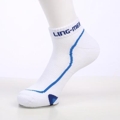 China Badminton Antibacterial And Anti-skid Badminton Socks Breathable Thin Thin Short Socks Adult Sports Socks for sale