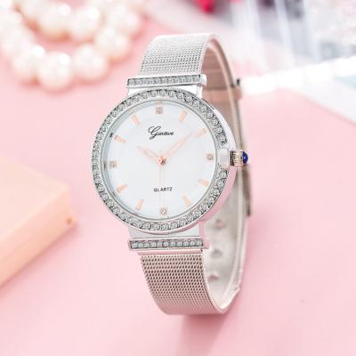 China New Water Resistant Simple Design Luxury Ladies Watch Fashion Elegant Ladies Quartz Watch Stainless Steel Mesh Strap Watch Rhinestone Round Dial for sale