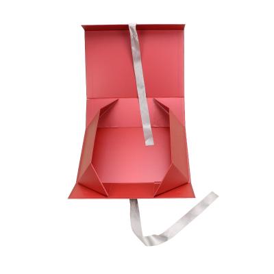 China Recyclable Luxury Foldable Square Magnetic Closure Presentation Gift Box With Ribbon Bow for sale