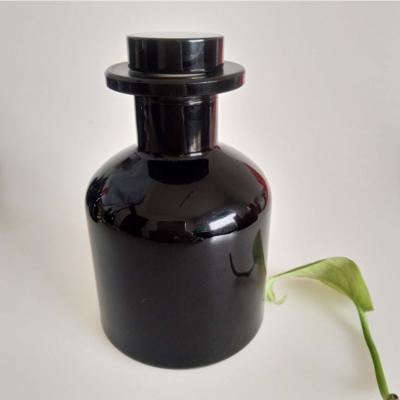 China Remove Smell Special Design Widely Used Aromatherapy Bottle 50ml 100ml Glass Perfume Bottle for sale