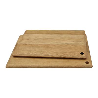 China Modern Wooden Cutting Board Oak Panel Cheese Charcuterie Serving Board With Hole for sale