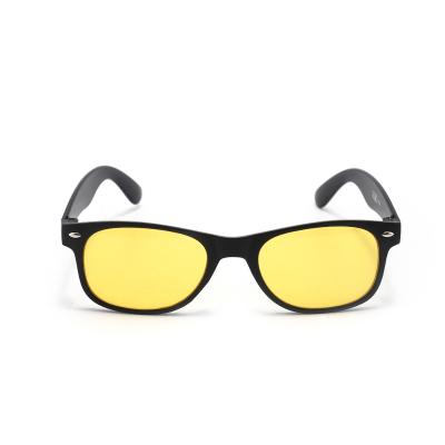 China Custom Small Rectangular Frame Fashion Sunglasses New Yellow Sunglasses For Ladies Shape To Oval Sunglasses Women Sunglasses Wholesale for sale