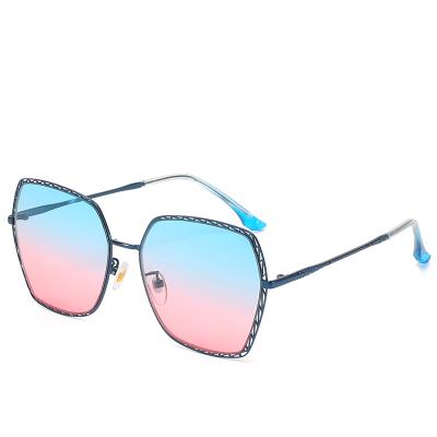 China Wholesale new fashion sunglasses 2021 fashion oversized gradient shades vintage metal square rimless sunglasses for women for sale