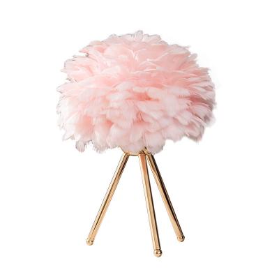 China Romantic Goose Feather Lamp FeatherledTable Lamp Bedroom Bedside Lamp Living Room Wedding Modern Christmas Decoration for sale