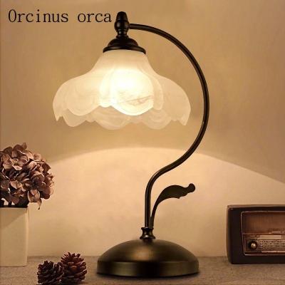 China Simple retro lotus mid century retro table lamp living room bedroom bedside lamp American Chinese style clock and table lamp for sale