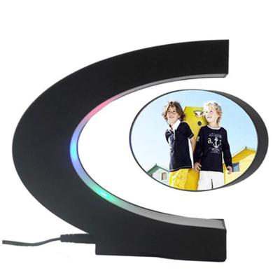 China Modern Popular C Shape Lighting Floating Magnetic Levitating Photo Frame for sale