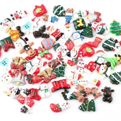 China 20pcs/bag 20-25mm Cute Europe Resin Christmas Patterned Flatbacks Novelty Crafts Embellishments Cabochon DIY Scrapbooking Decorations for sale