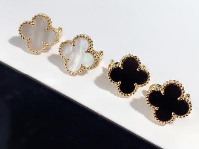 China Luxurious Hk Setting Onyx Stud Earrings Jewelry With High Polished Finish for sale