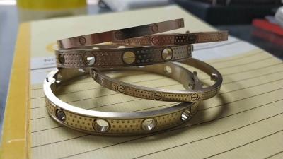 Chine OEM 18k bijoux en or massif Chine usine de marque personnalisée bijoux montures et réglages à vendre