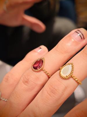 Chine Achetez les dernières tendances dans les bijoux de diamant classiques ensemble de bague de diamant en or 18K à vendre